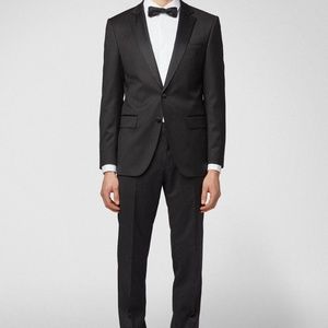 NWT HUGO BOSS TUXEDO 36R!